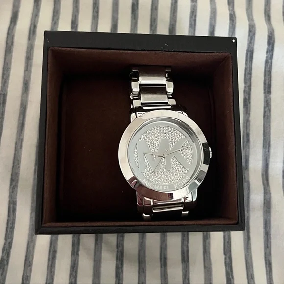 Watch - Picture 2 of 2